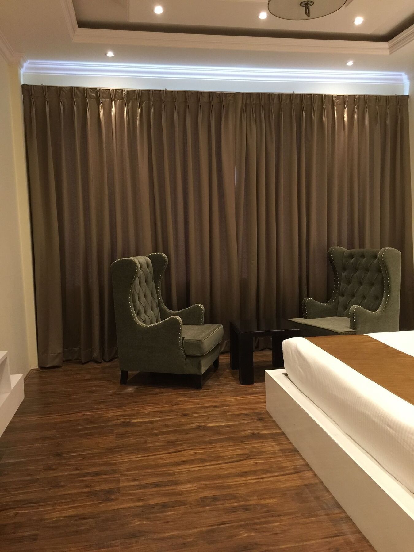 Heritage Luxury Srīnagar Zewnętrze zdjęcie